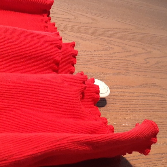 DKNY womens vintage red top with delicate ruffle design 100% soft cotton… - Picture 3 of 8